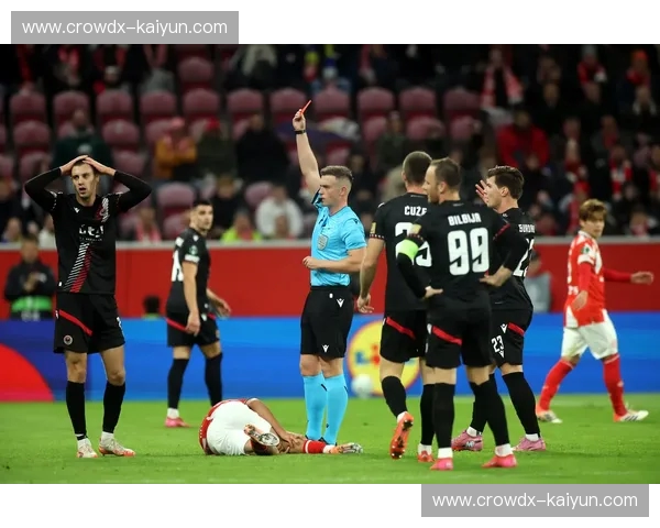 欧联小组赛：绿茵盛宴点燃秋冬热情